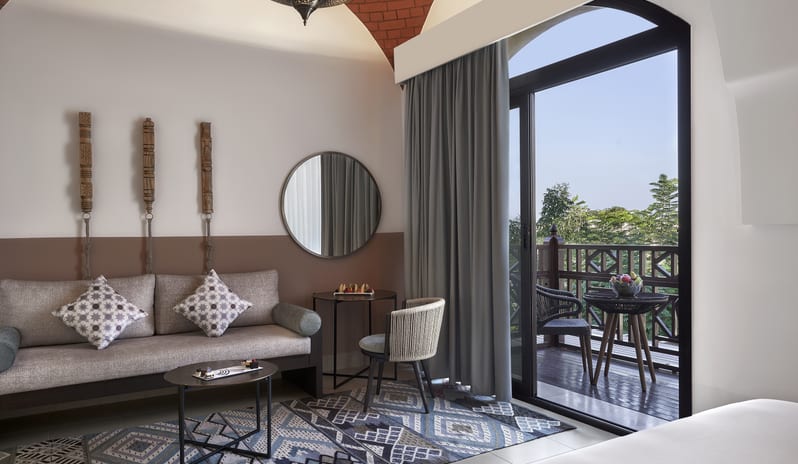 middle-east-holidays-ras-al-khaimah-the-cove-rotana-resort-lagoon-room